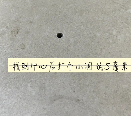 丹江口瓷砖空鼓维修公司专业解答在瓷砖铺贴过程中，如果砂料搅拌不均匀，将会带来以下问题